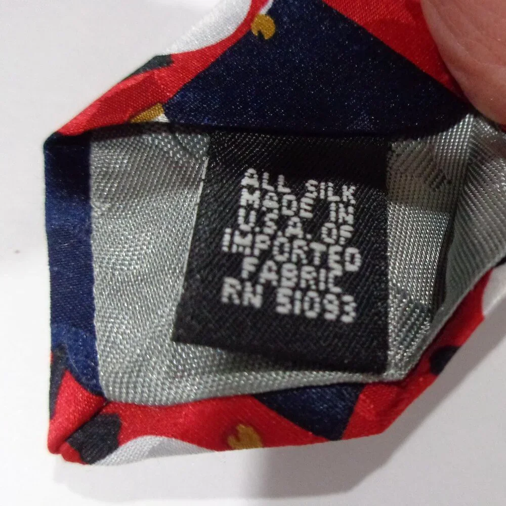 Holiday Traditions Hallmark Men's All Silk Necktie Snowman Holiday Christmas Tie